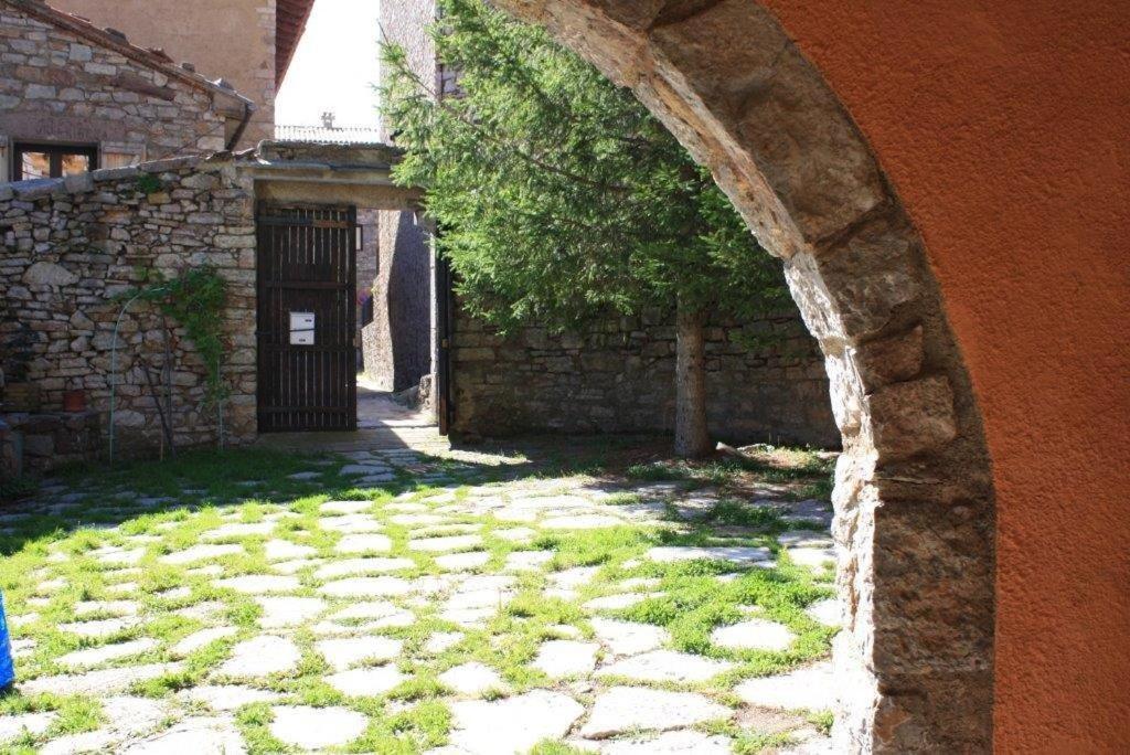 Cal Xesc Lägenhet Castellar De N'Hug Exteriör bild